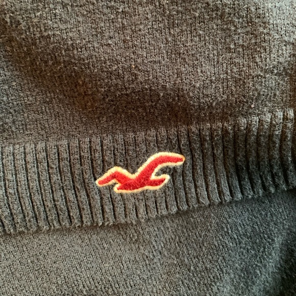 Hollister Sweater - Picture 4 of 5